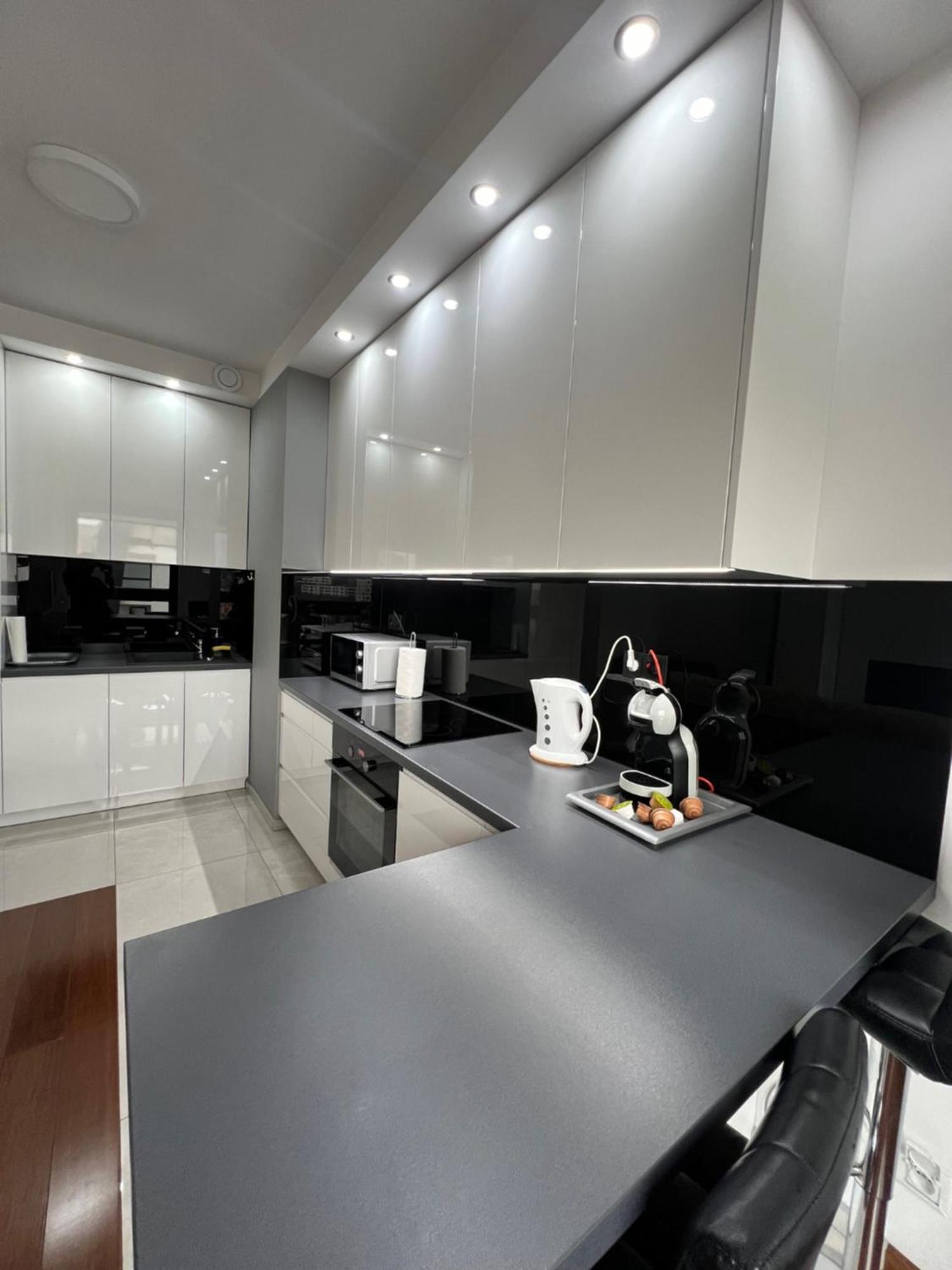 Apartament H&P Silver Варшава Екстериор снимка