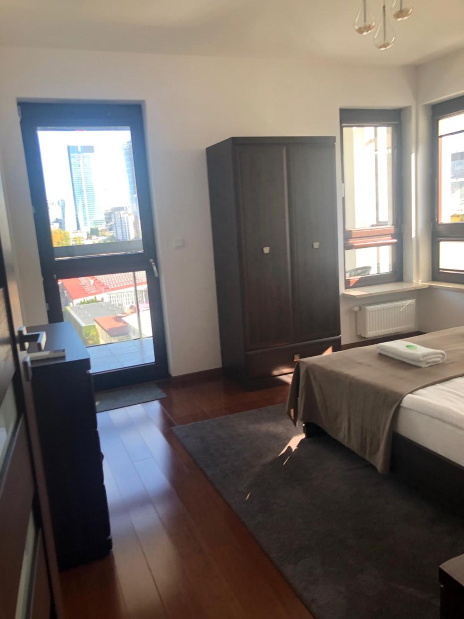 Apartament H&P Silver Варшава Екстериор снимка