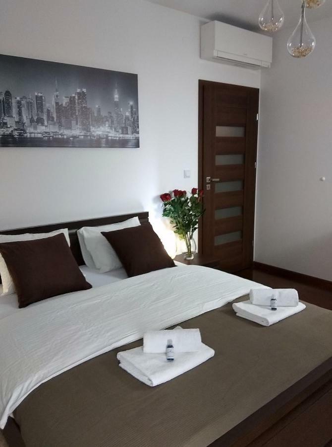 Apartament H&P Silver Варшава Екстериор снимка